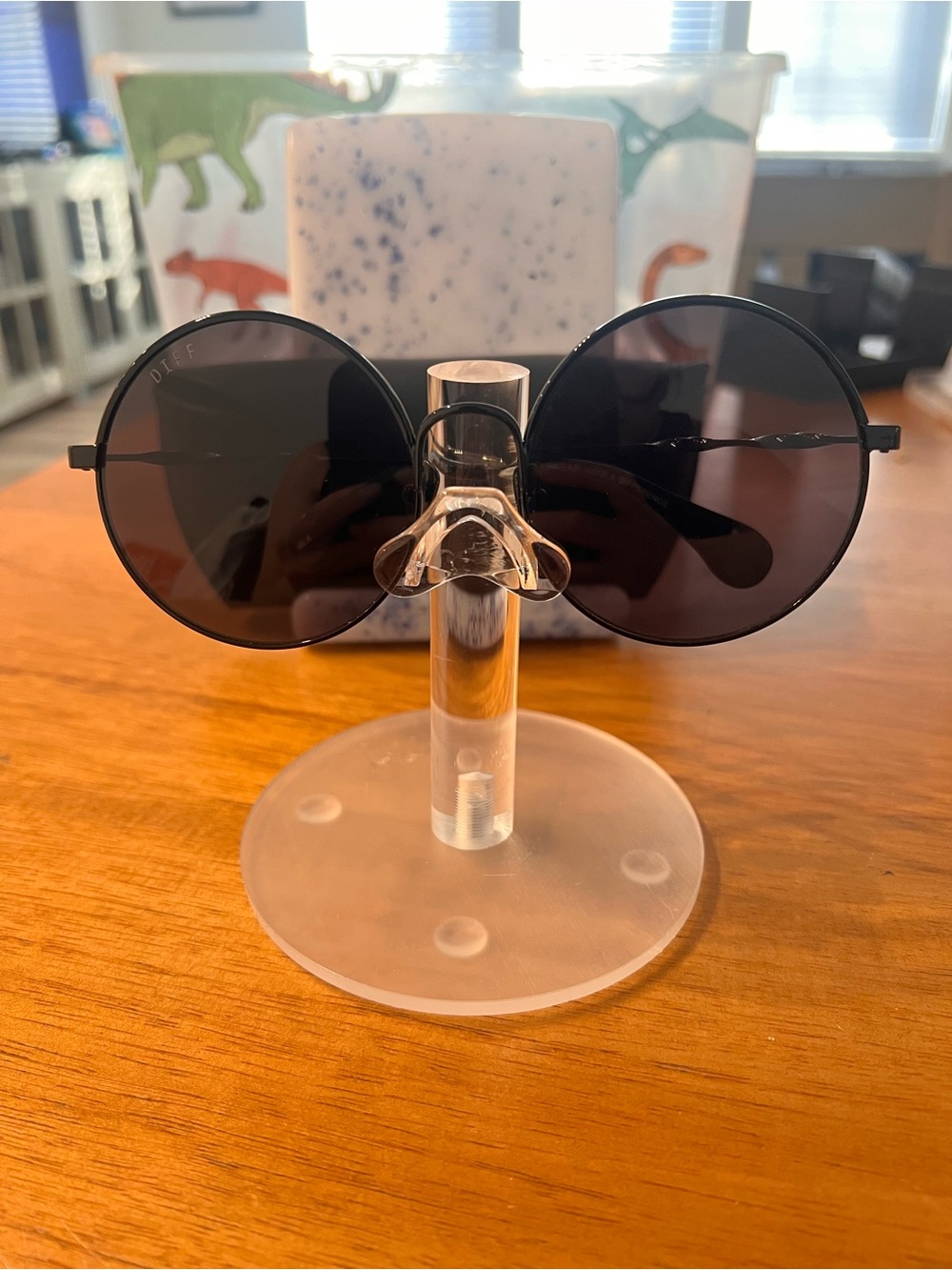 Diff Eyewear Black Round Sunglasses with Dark Lenses